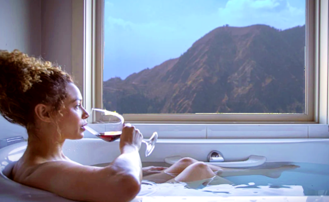 Luxury 2BHK with Bathtubs