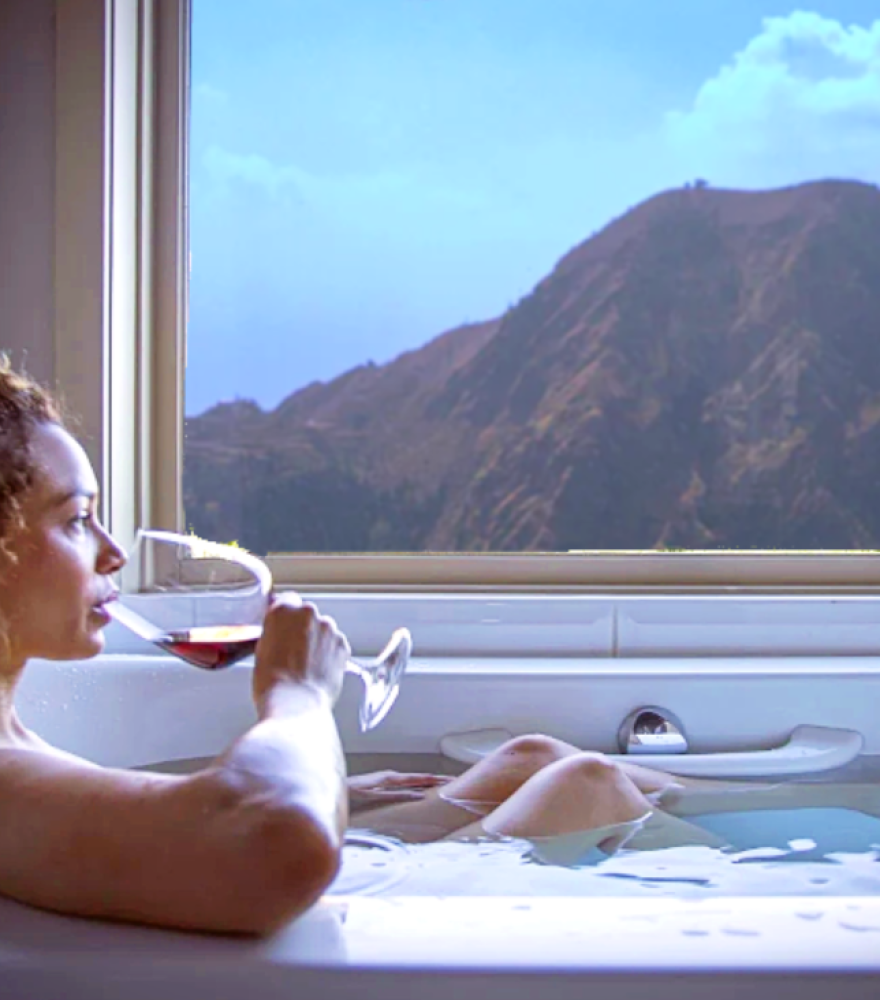 Luxury 2BHK with Bathtubs