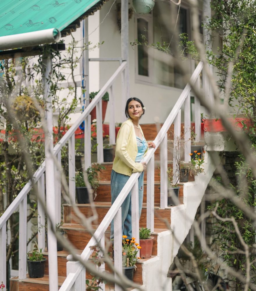 Riverside Homestay with a Book Cafe